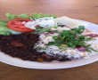 QUINTA-FEIRA: carreteiro de charque, feijão, mandioca, e saladas.